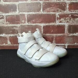 Nike LeBron Soldier 11 Shoes Boys Size 13 Triple White Basketball 918368-103